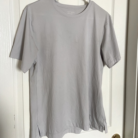 Arcteryx t shirt - Picture 1 of 5